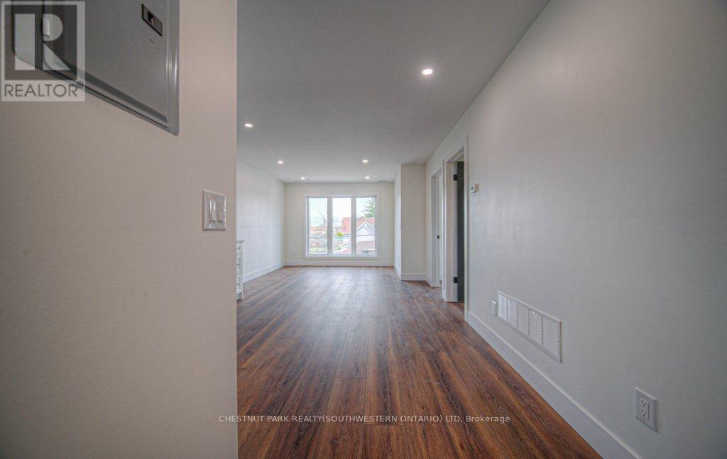 1 Bond Street, Cambridge, Ontario  N1R 4B2 - Photo 30 - X12421663