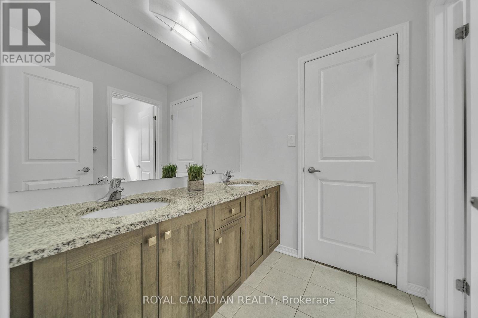 237 Kinsman Drive, Hamilton, Ontario  L0R 1C0 - Photo 28 - X12421665