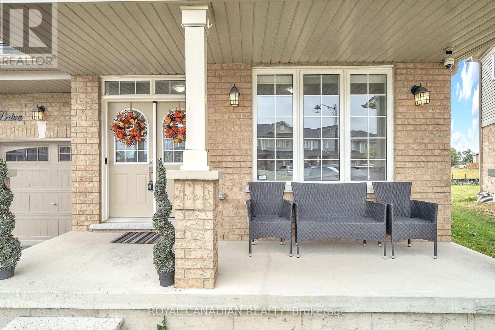237 Kinsman Drive, Hamilton, Ontario  L0R 1C0 - Photo 3 - X12421665