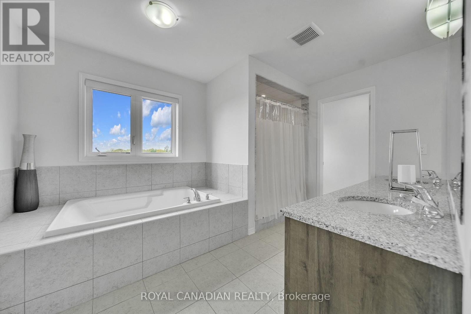 237 Kinsman Drive, Hamilton, Ontario  L0R 1C0 - Photo 36 - X12421665