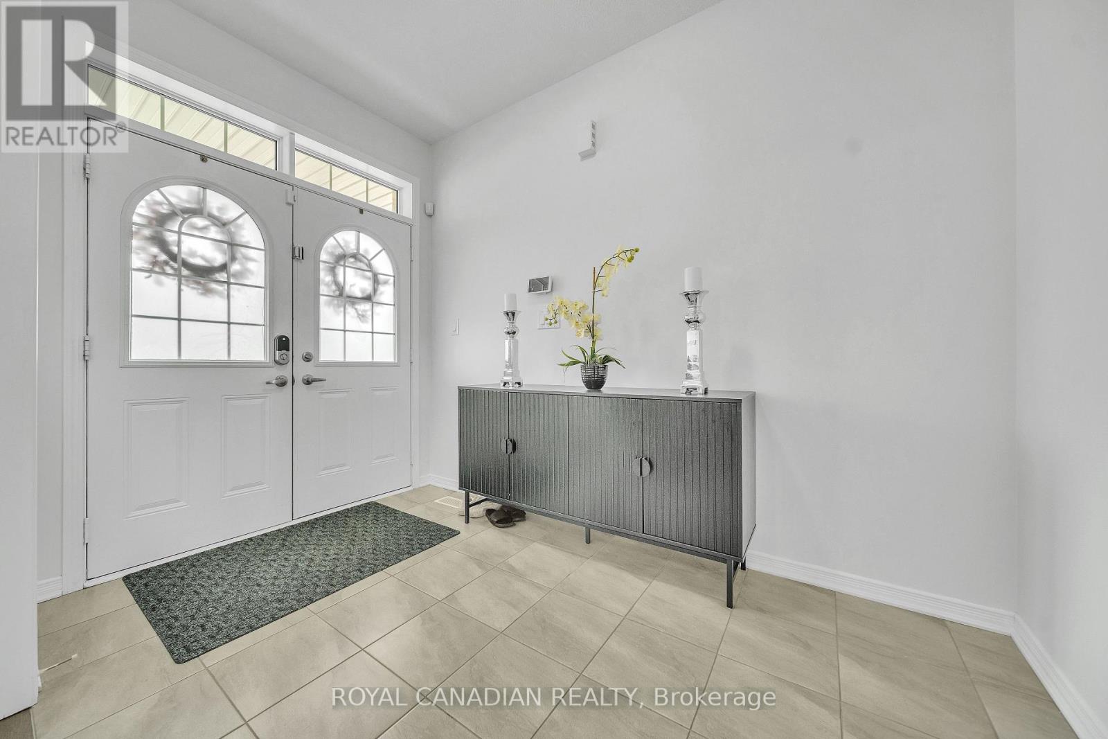 237 Kinsman Drive, Hamilton, Ontario  L0R 1C0 - Photo 5 - X12421665
