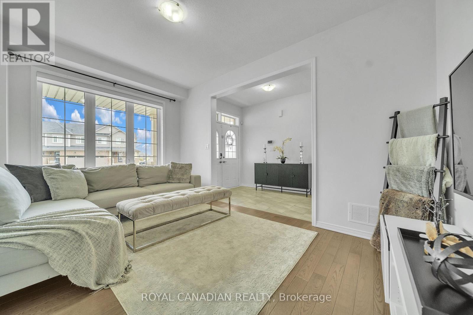 237 Kinsman Drive, Hamilton, Ontario  L0R 1C0 - Photo 7 - X12421665