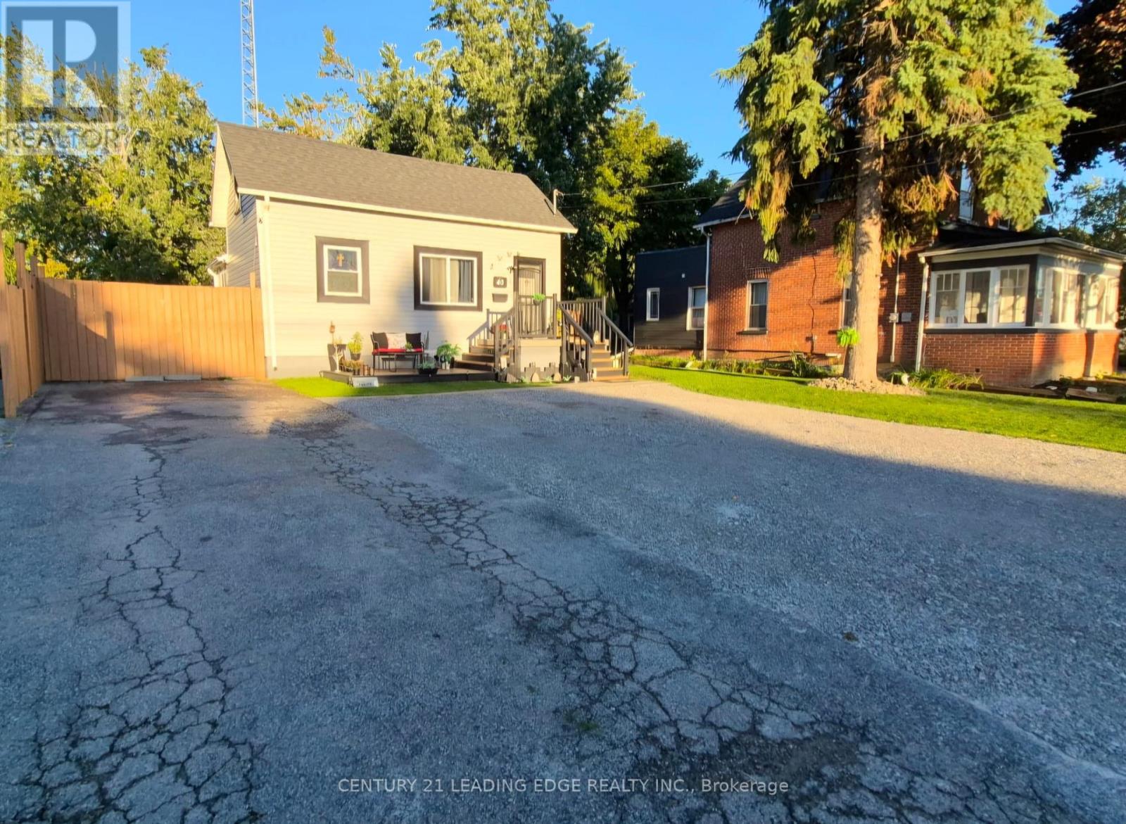 40 St Patrick Street, Kawartha Lakes, Ontario  K9V 1R2 - Photo 2 - X12421703
