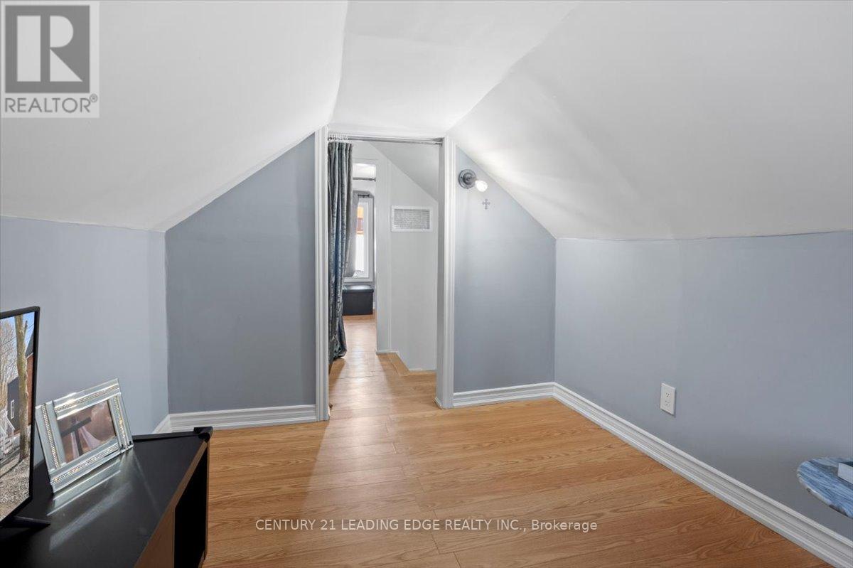 40 St Patrick Street, Kawartha Lakes, Ontario  K9V 1R2 - Photo 22 - X12421703