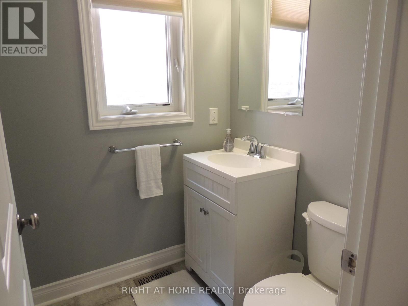 11 Mason Drive, New Tecumseth, Ontario  L9R 0M1 - Photo 9 - N12395645