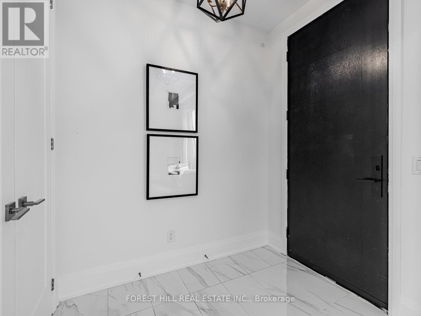 Unit-5 - 35 Dervock Crescent, Toronto, Ontario  M2K 0G7 - Photo 4 - C12421826