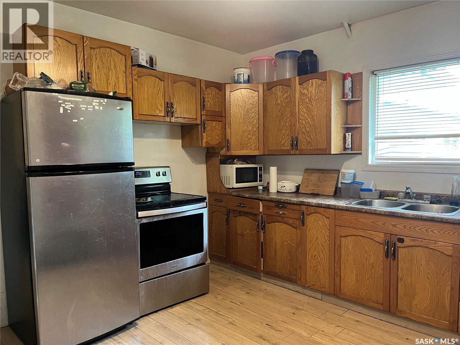 345 19th Street E, Prince Albert, Saskatchewan  S6V 1J8 - Photo 2 - SK019144