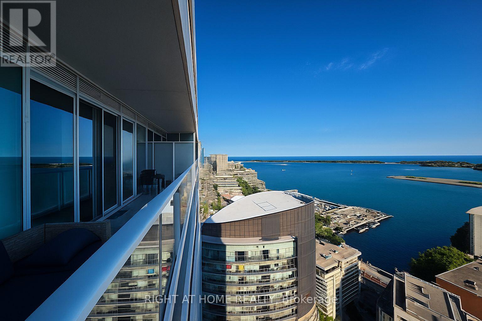 4216 - 17 BATHURST STREET, Toronto, Ontario