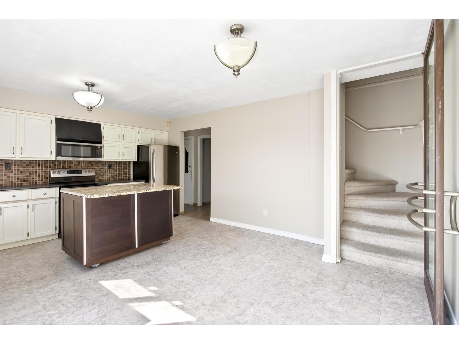 19740 68 Avenue, Langley, British Columbia  V2Y 1H6 - Photo 10 - R3048658