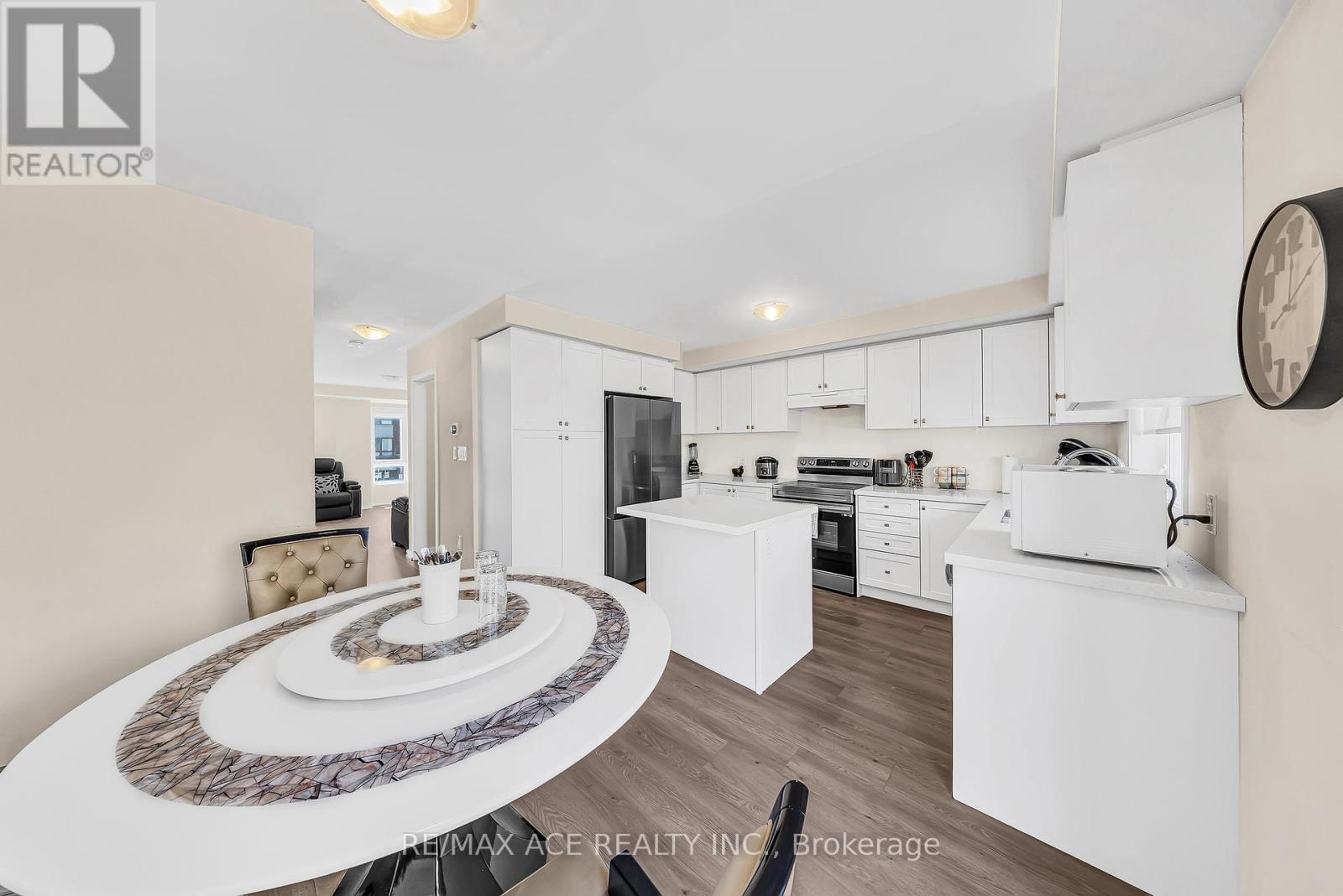 1344 Bradenton  Path, Oshawa, Ontario  L1K 1A9 - Photo 12 - E12421716