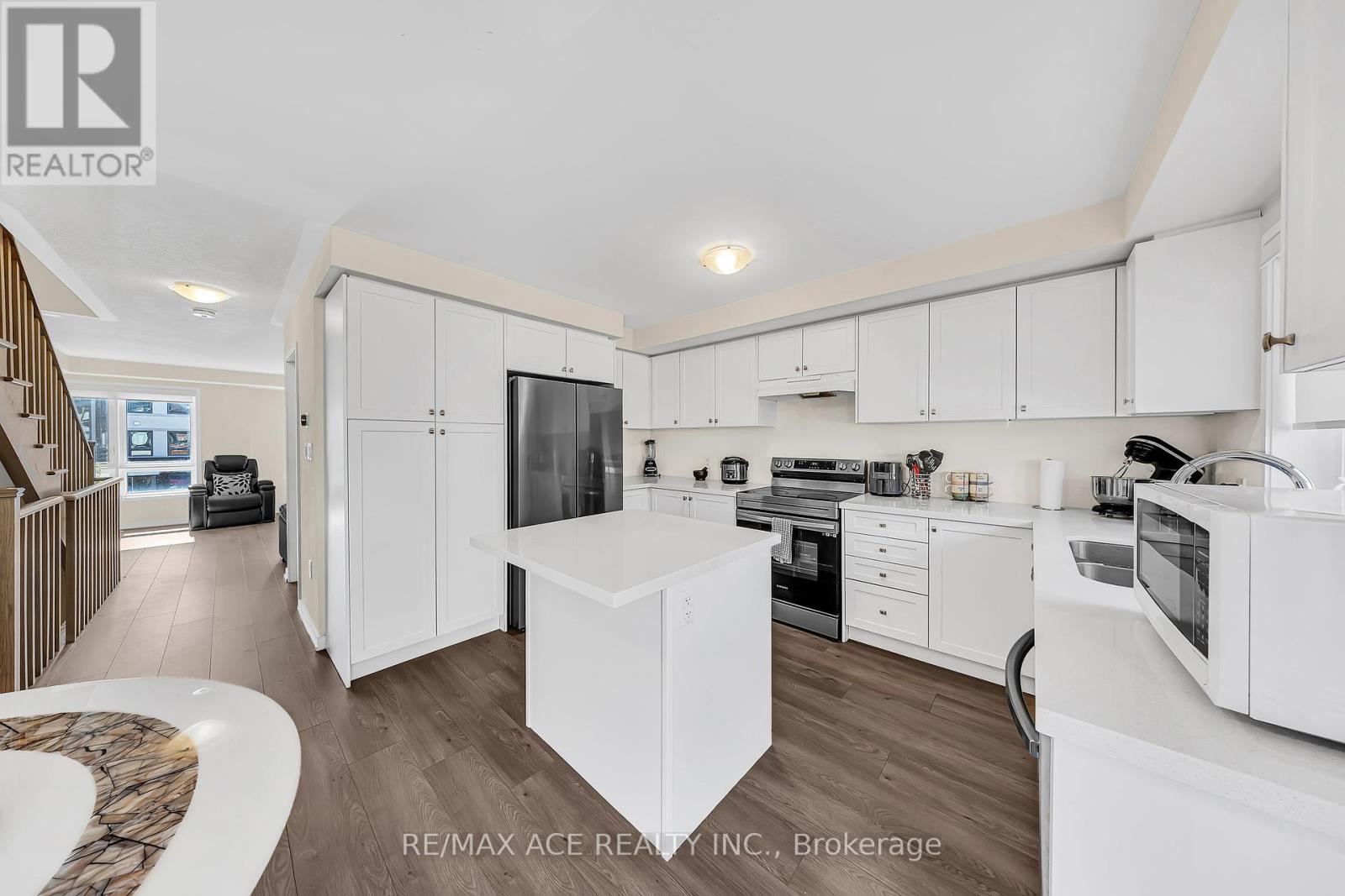 1344 Bradenton  Path, Oshawa, Ontario  L1K 1A9 - Photo 13 - E12421716