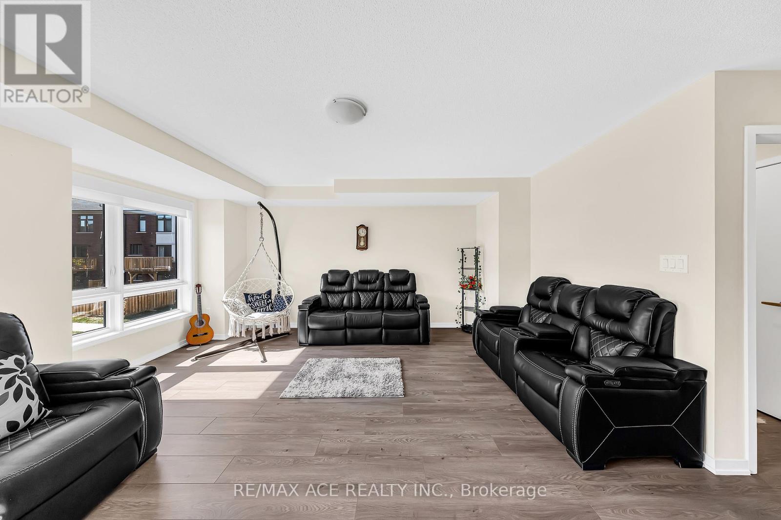1344 Bradenton  Path, Oshawa, Ontario  L1K 1A9 - Photo 18 - E12421716