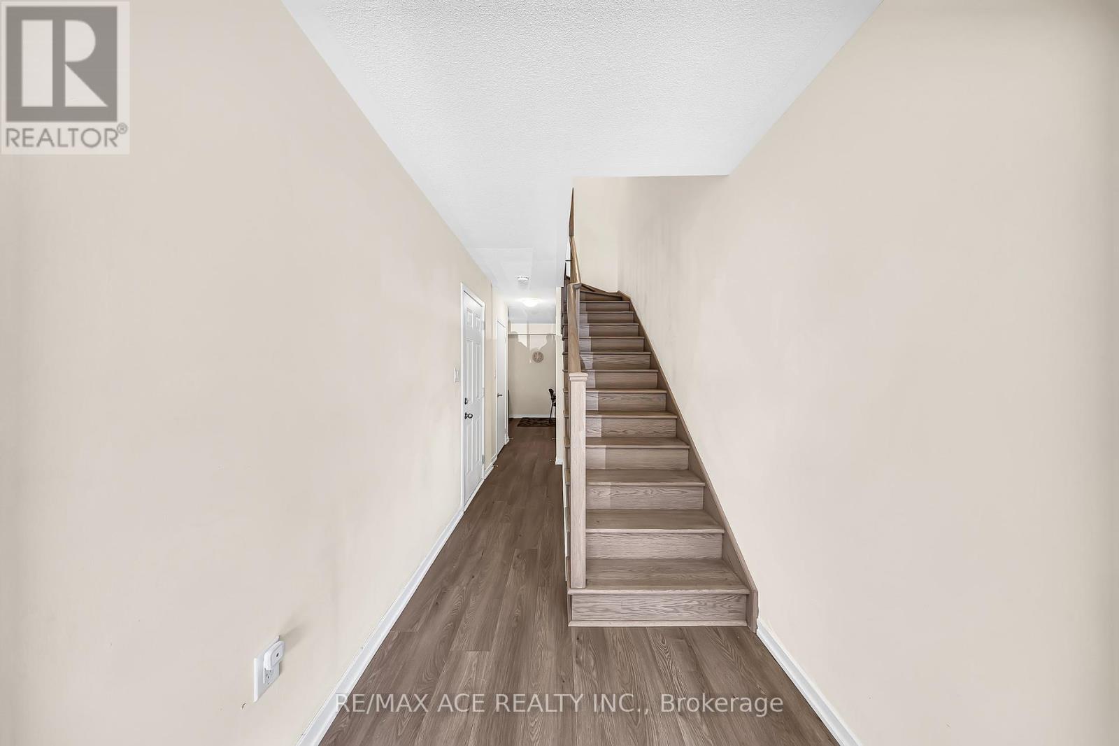 1344 Bradenton  Path, Oshawa, Ontario  L1K 1A9 - Photo 3 - E12421716
