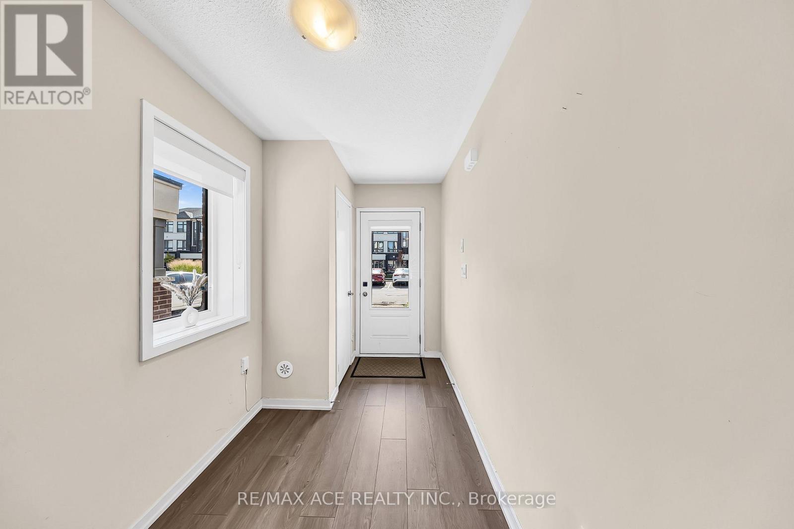 1344 Bradenton  Path, Oshawa, Ontario  L1K 1A9 - Photo 4 - E12421716