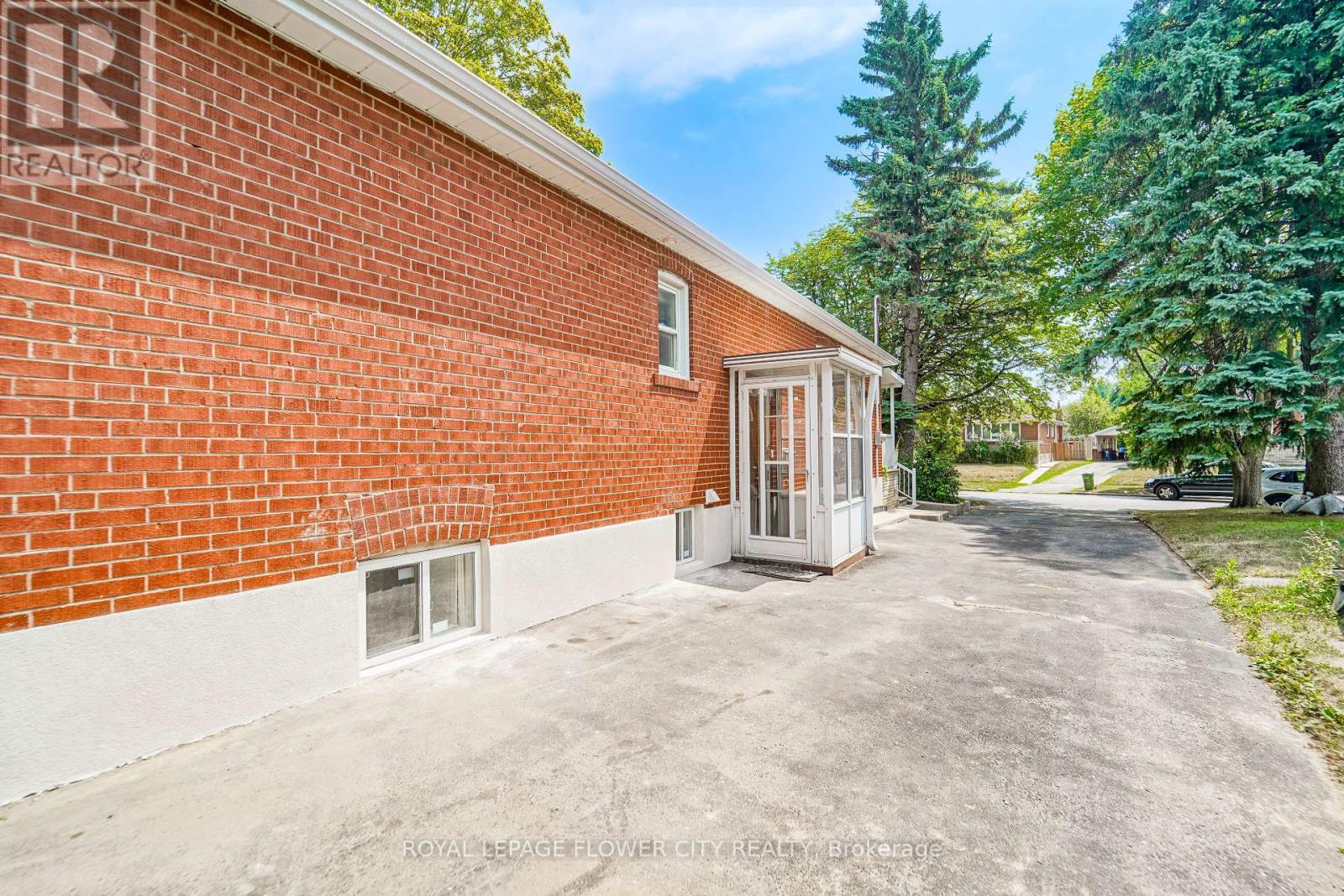 16 Scranton Road S, Toronto (Woburn), Ontario  M1G 1W7 - Photo 5 - E12421781
