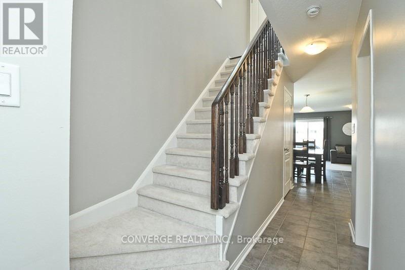 1115 Schooling Drive, Oshawa, Ontario  L1K 0S3 - Photo 2 - E12421852