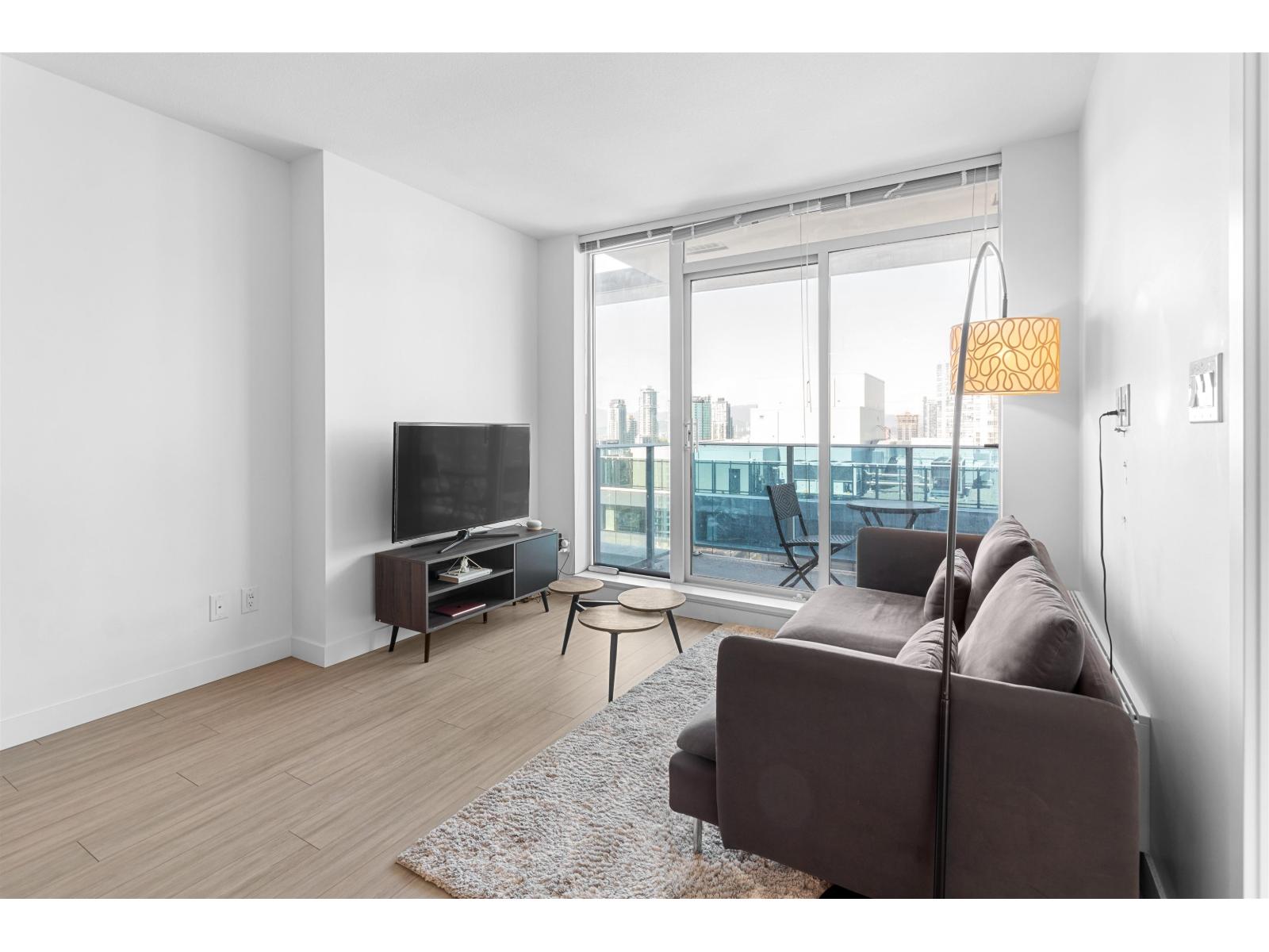 2308 13615 Fraser Highway, Surrey, British Columbia  V3T 0P7 - Photo 3 - R3050339