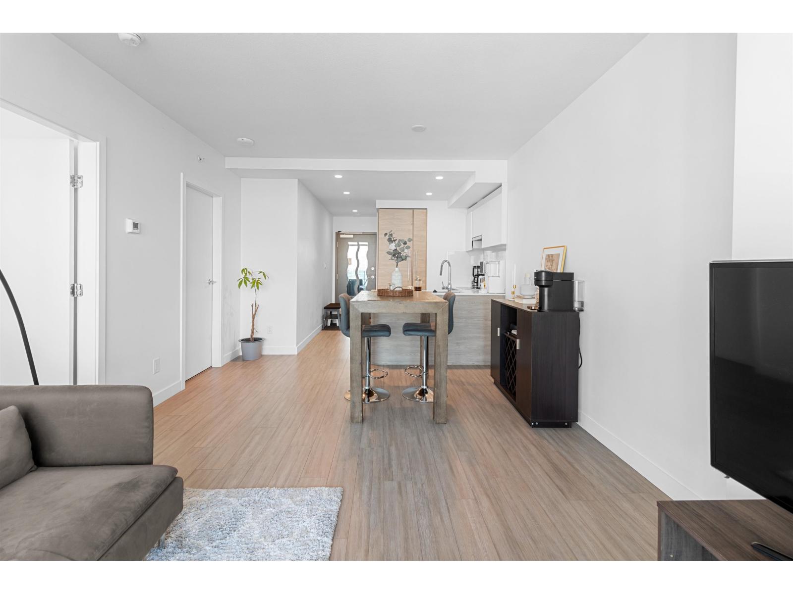 2308 13615 Fraser Highway, Surrey, British Columbia  V3T 0P7 - Photo 4 - R3050339