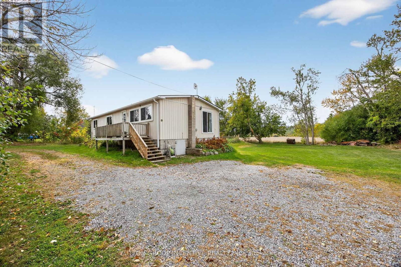 4652 Plum Point Road, Ramara, Ontario  L3V 0L4 - Photo 4 - S12421656