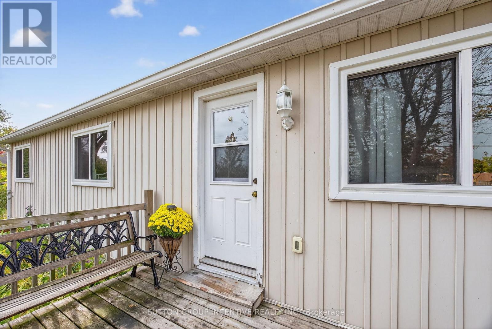 4652 Plum Point Road, Ramara, Ontario  L3V 0L4 - Photo 6 - S12421656