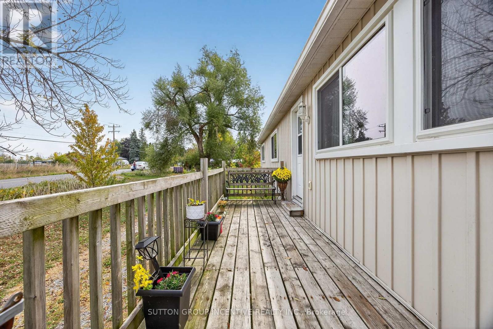 4652 Plum Point Road, Ramara, Ontario  L3V 0L4 - Photo 5 - S12421656