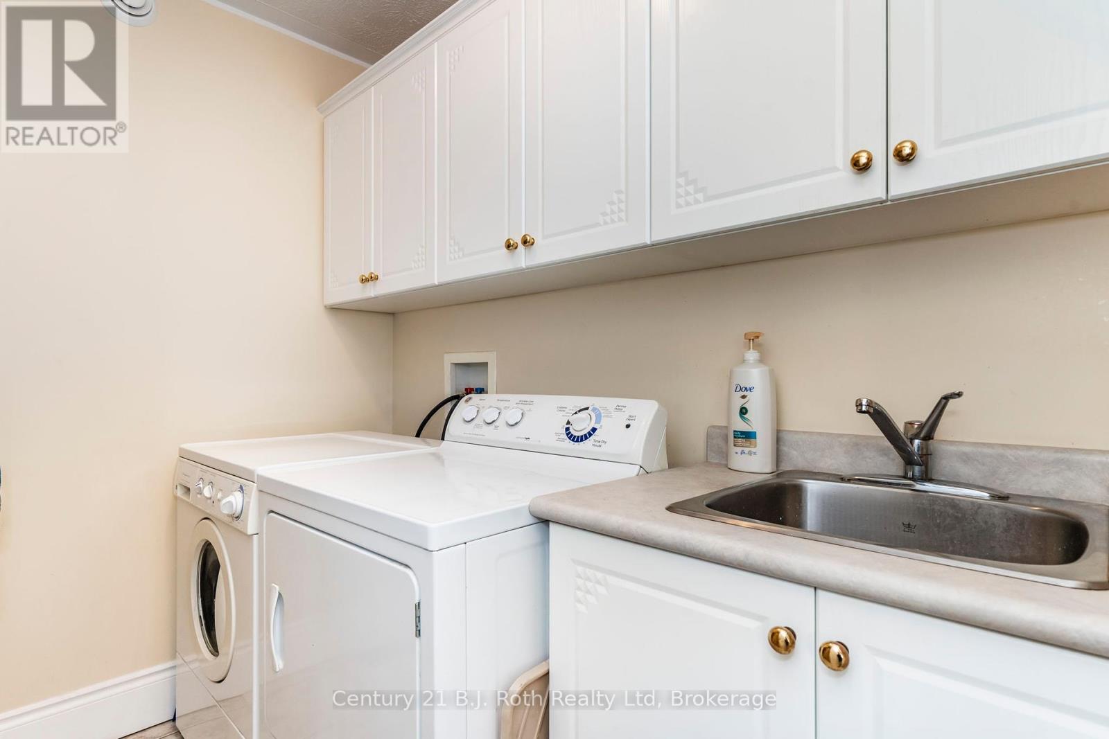 64 James Street, Penetanguishene, Ontario  L9M 2J1 - Photo 21 - S12421689
