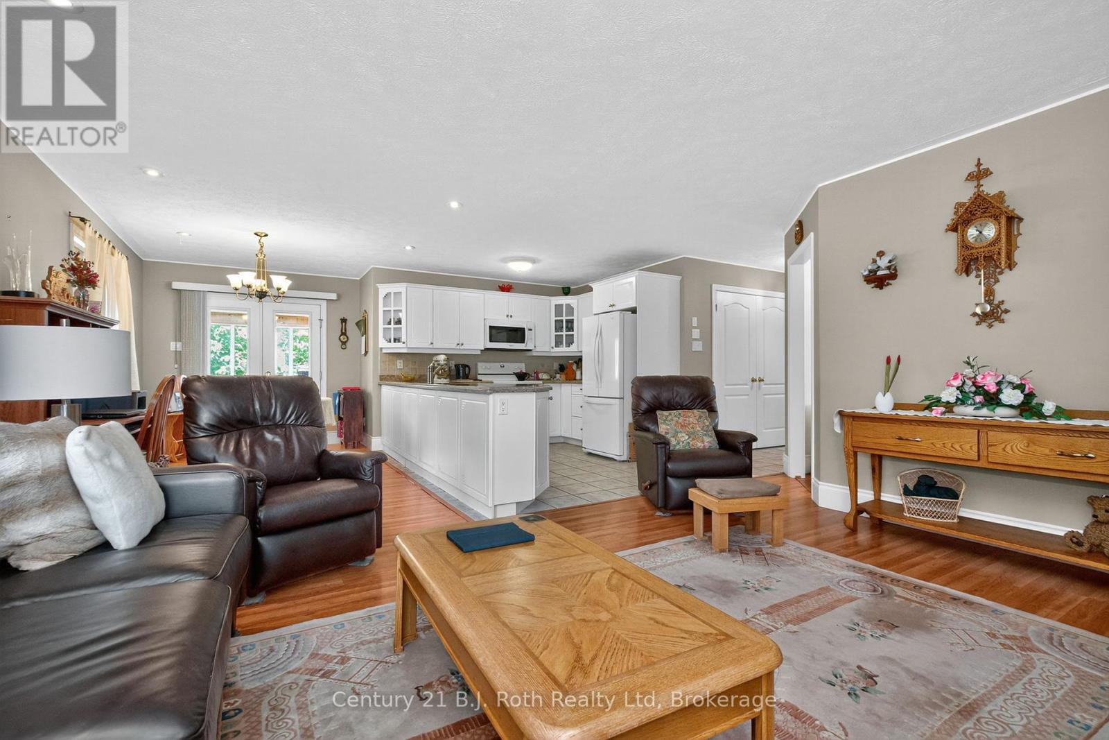 64 James Street, Penetanguishene, Ontario  L9M 2J1 - Photo 13 - S12421689
