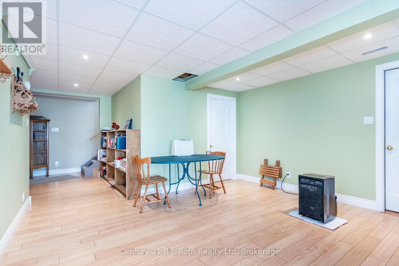 64 James Street, Penetanguishene, Ontario  L9M 2J1 - Photo 24 - S12421689