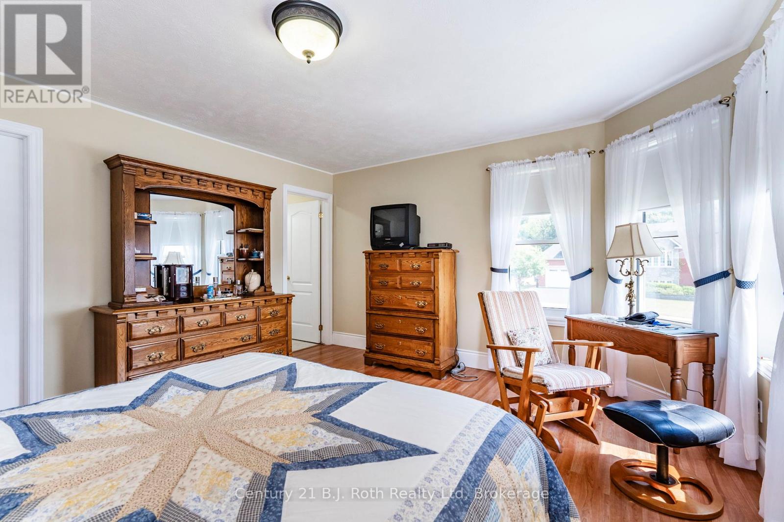 64 James Street, Penetanguishene, Ontario  L9M 2J1 - Photo 17 - S12421689