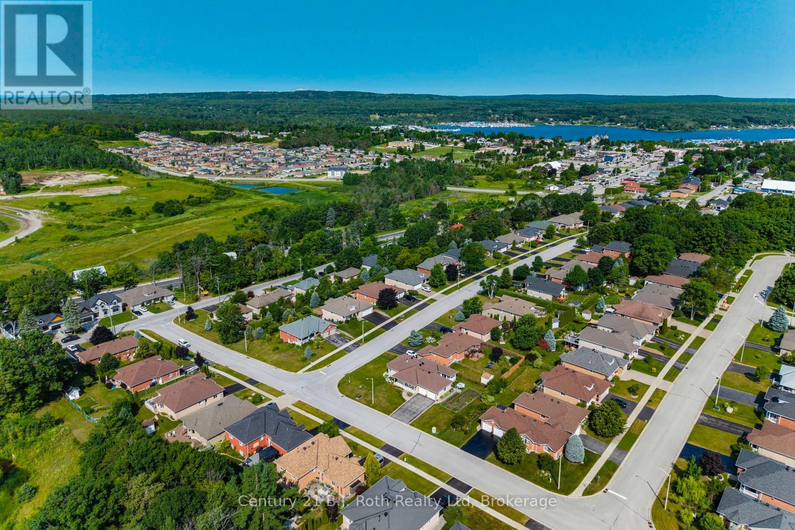64 James Street, Penetanguishene, Ontario  L9M 2J1 - Photo 39 - S12421689
