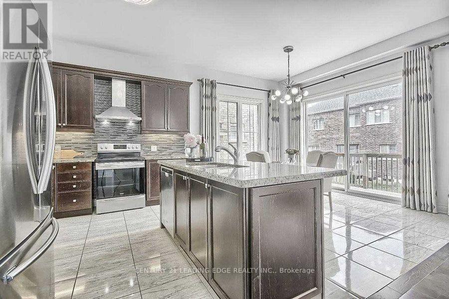 63 Ken Sinclair Crescent, Aurora, Ontario  L4G 3J1 - Photo 15 - N12421754