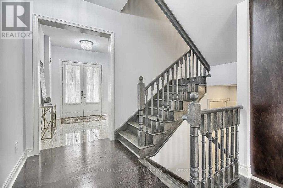 63 Ken Sinclair Crescent, Aurora, Ontario  L4G 3J1 - Photo 24 - N12421754