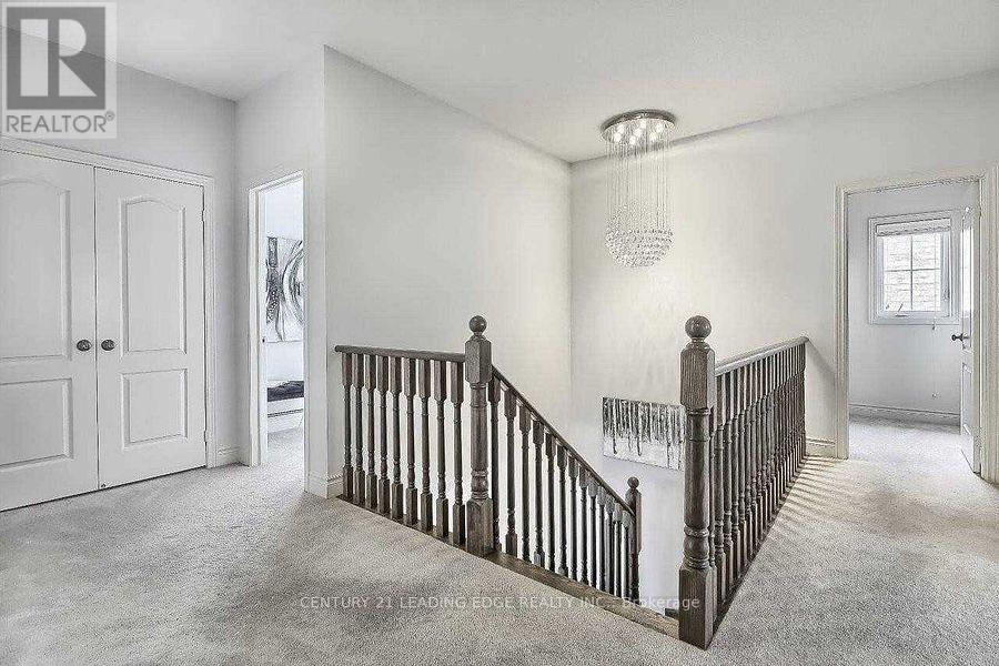 63 Ken Sinclair Crescent, Aurora, Ontario  L4G 3J1 - Photo 25 - N12421754