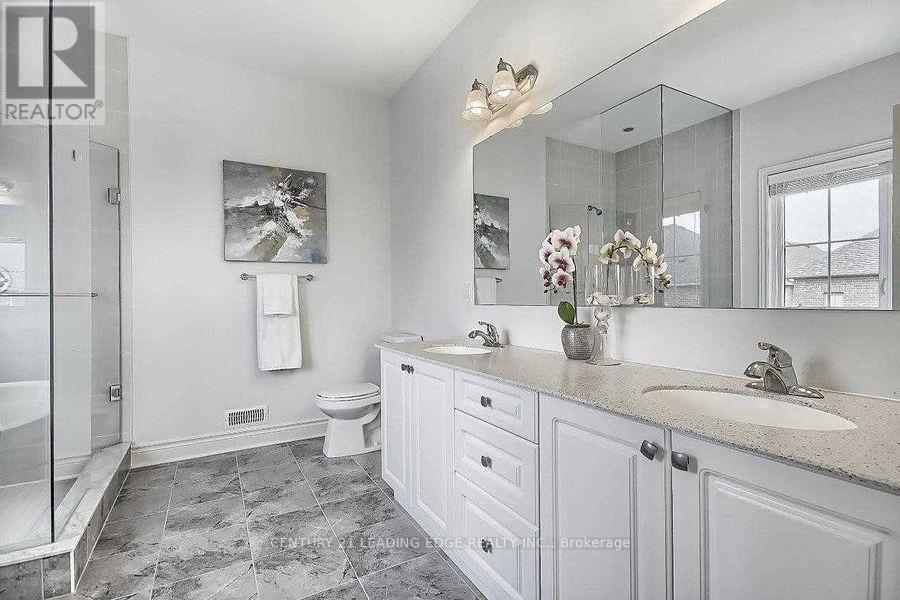 63 Ken Sinclair Crescent, Aurora, Ontario  L4G 3J1 - Photo 30 - N12421754