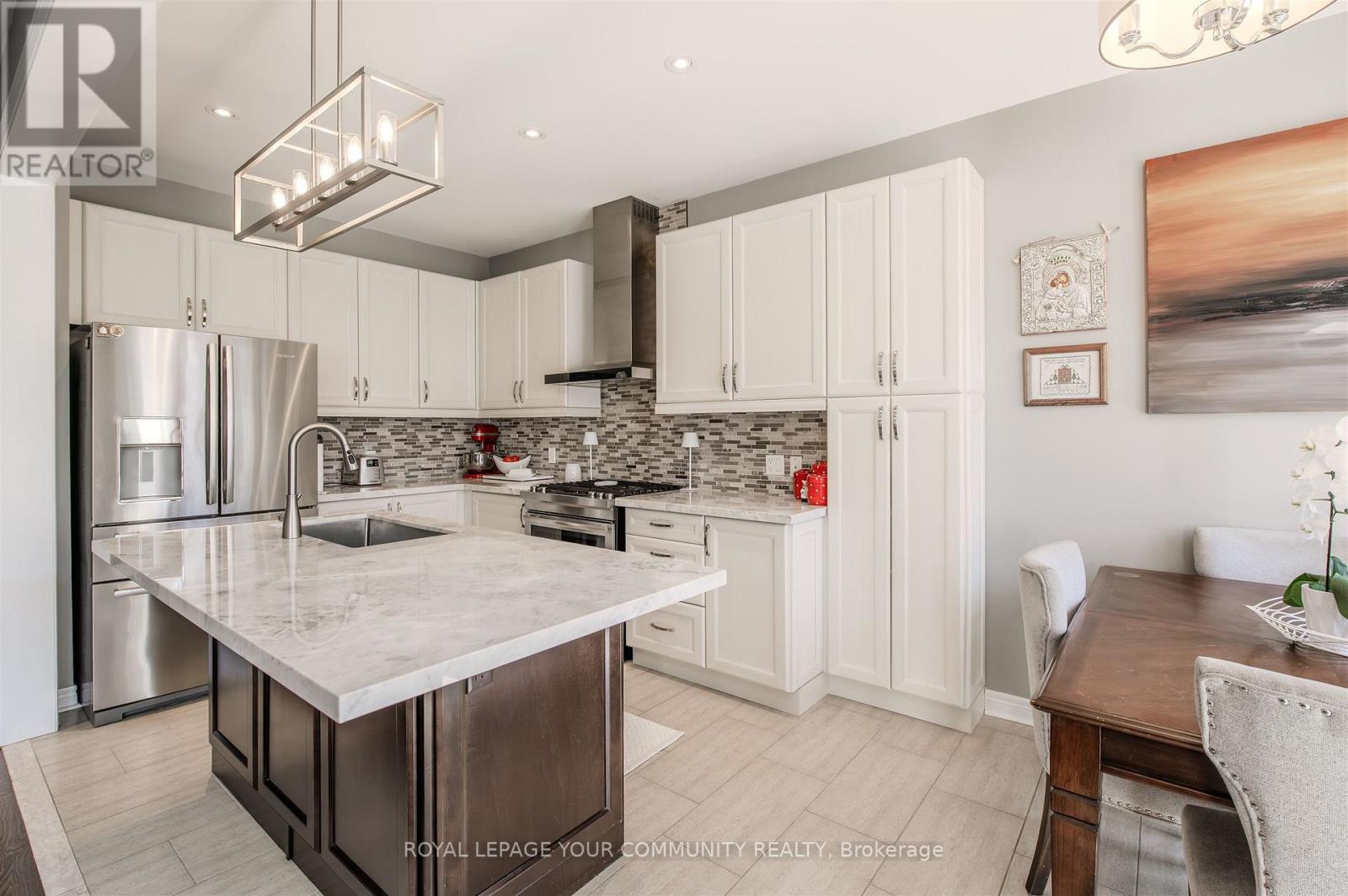 46 Cobb Street, Aurora, Ontario  L4G 0W9 - Photo 15 - N12421785