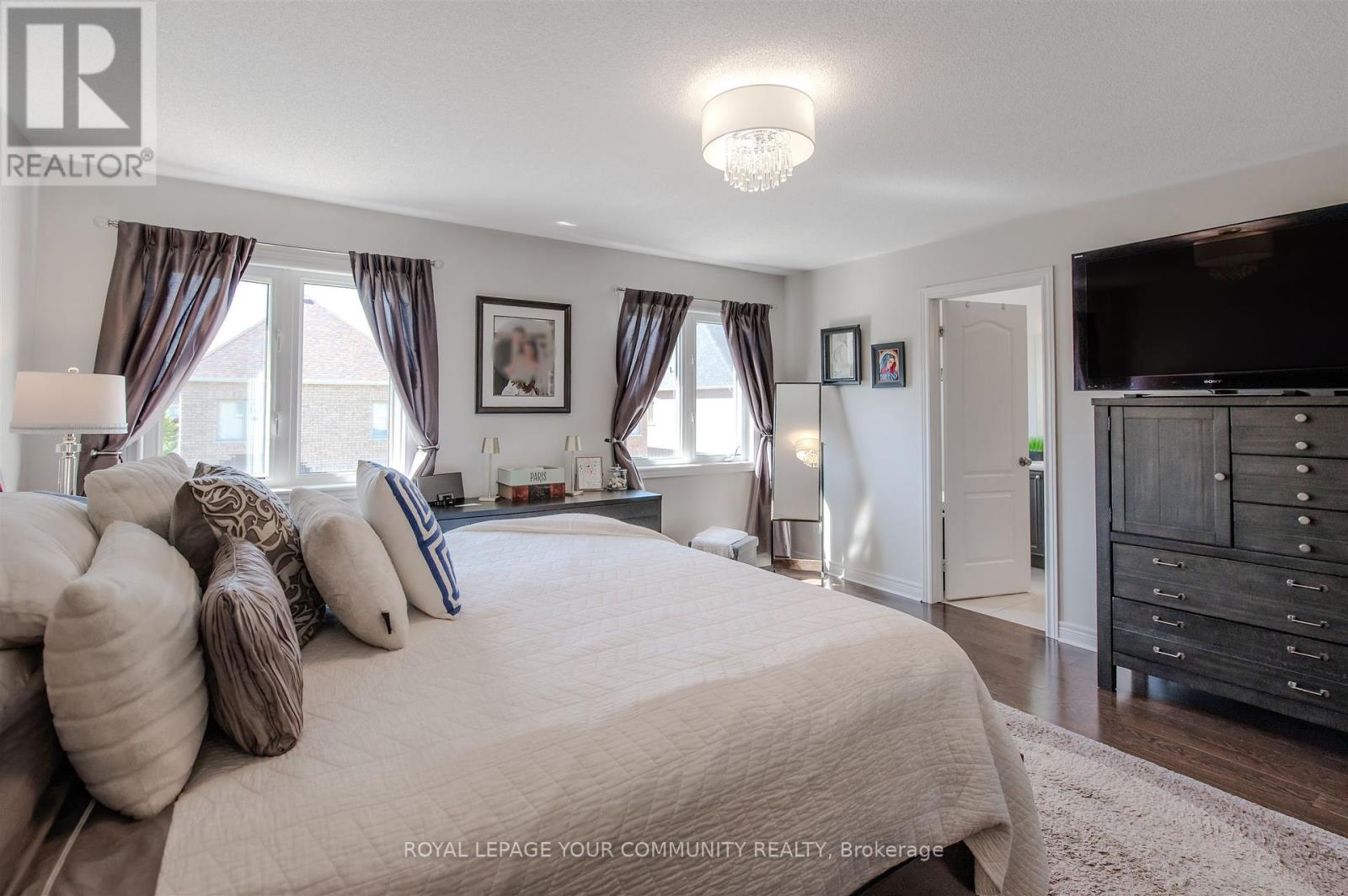 46 Cobb Street, Aurora, Ontario  L4G 0W9 - Photo 26 - N12421785
