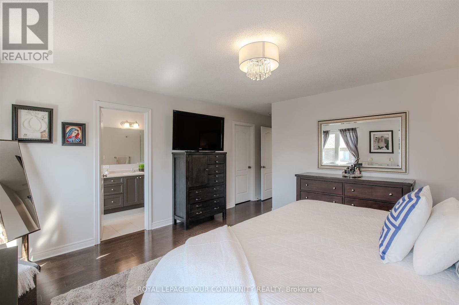 46 Cobb Street, Aurora, Ontario  L4G 0W9 - Photo 28 - N12421785