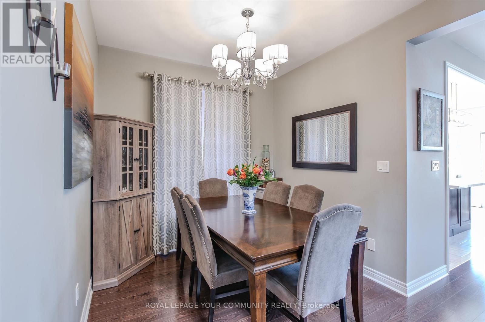 46 Cobb Street, Aurora, Ontario  L4G 0W9 - Photo 6 - N12421785