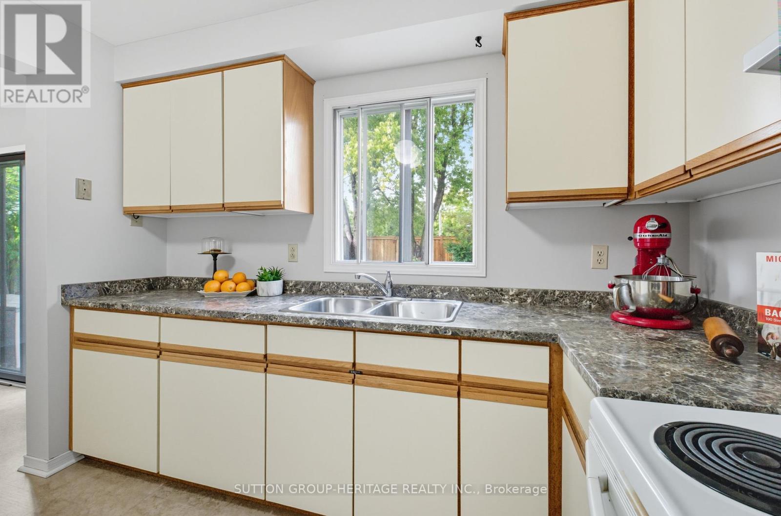 69 Spragg Circle, Markham, Ontario  L3P 5W4 - Photo 13 - N12421834