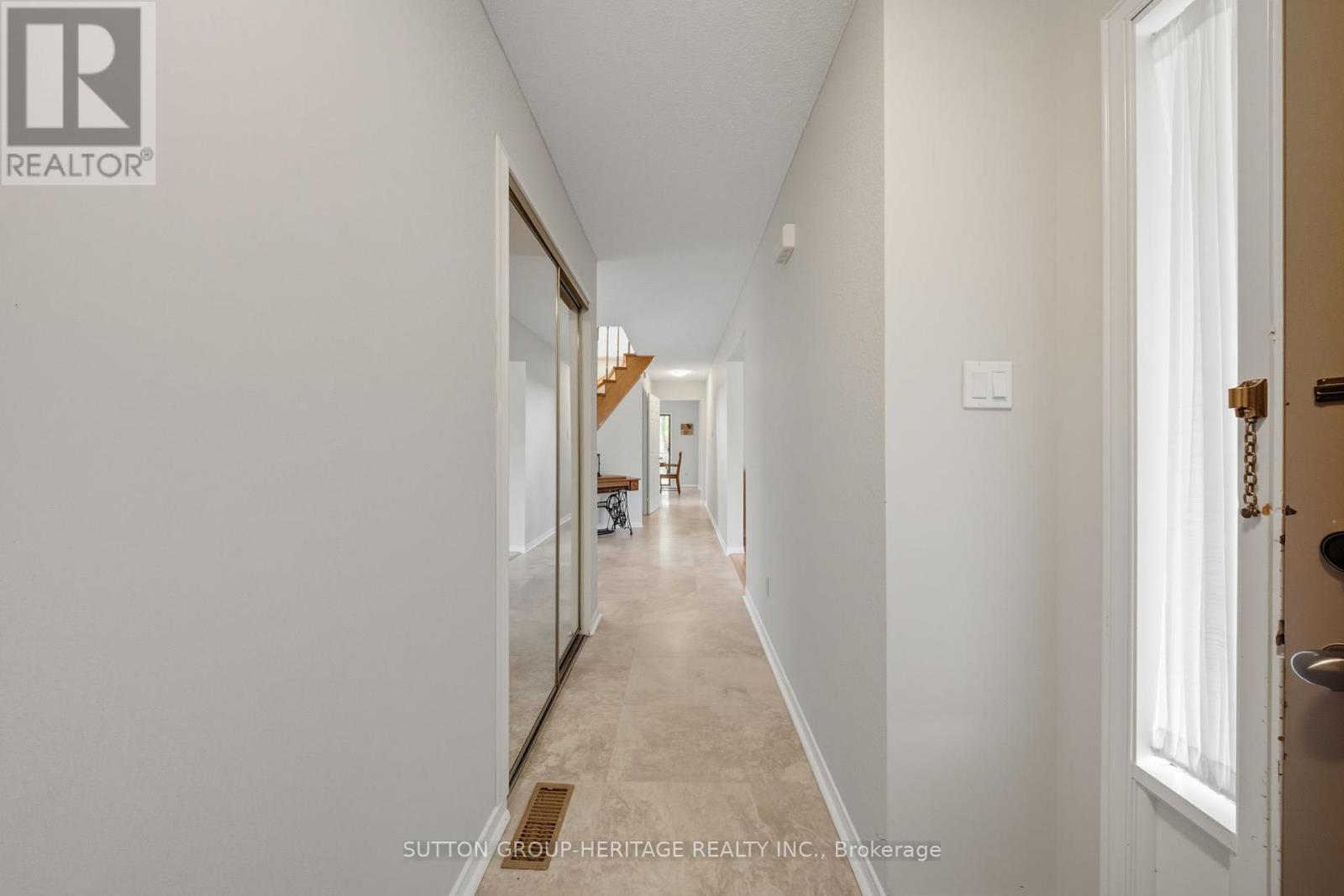 69 Spragg Circle, Markham, Ontario  L3P 5W4 - Photo 4 - N12421834
