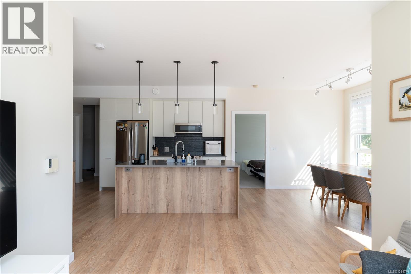 202 1588 North Dairy Rd, Saanich, British Columbia  V8T 3V4 - Photo 10 - 1014749