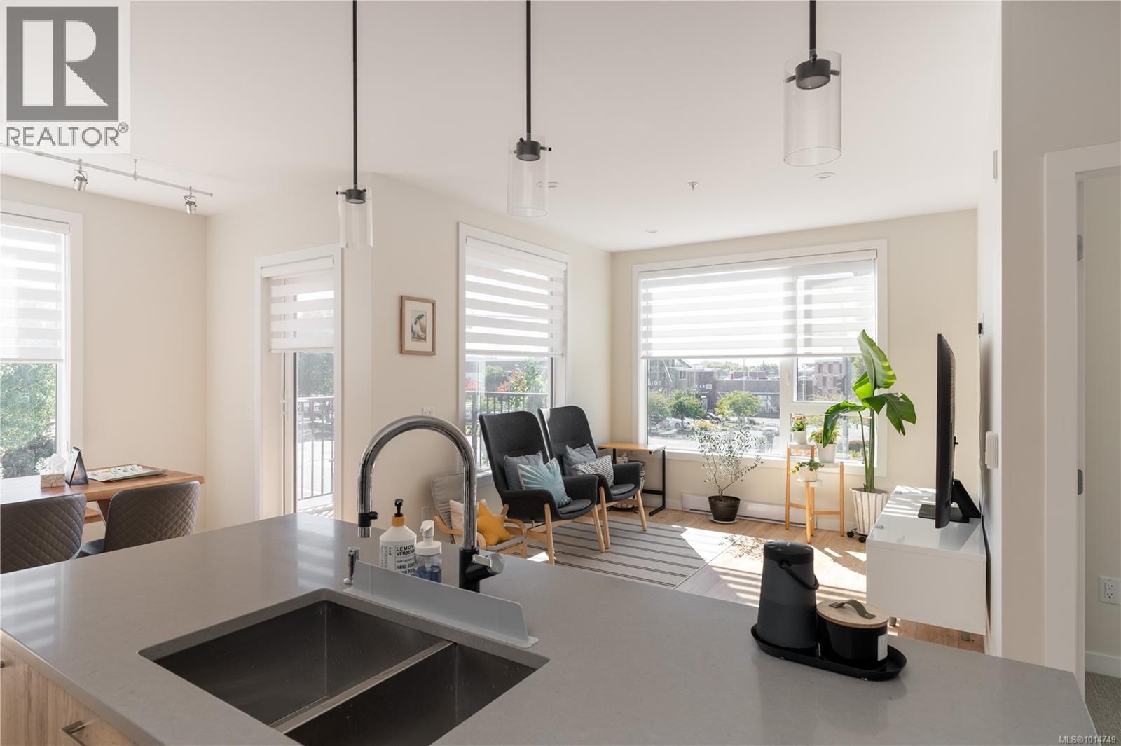 202 1588 North Dairy Rd, Saanich, British Columbia  V8T 3V4 - Photo 8 - 1014749