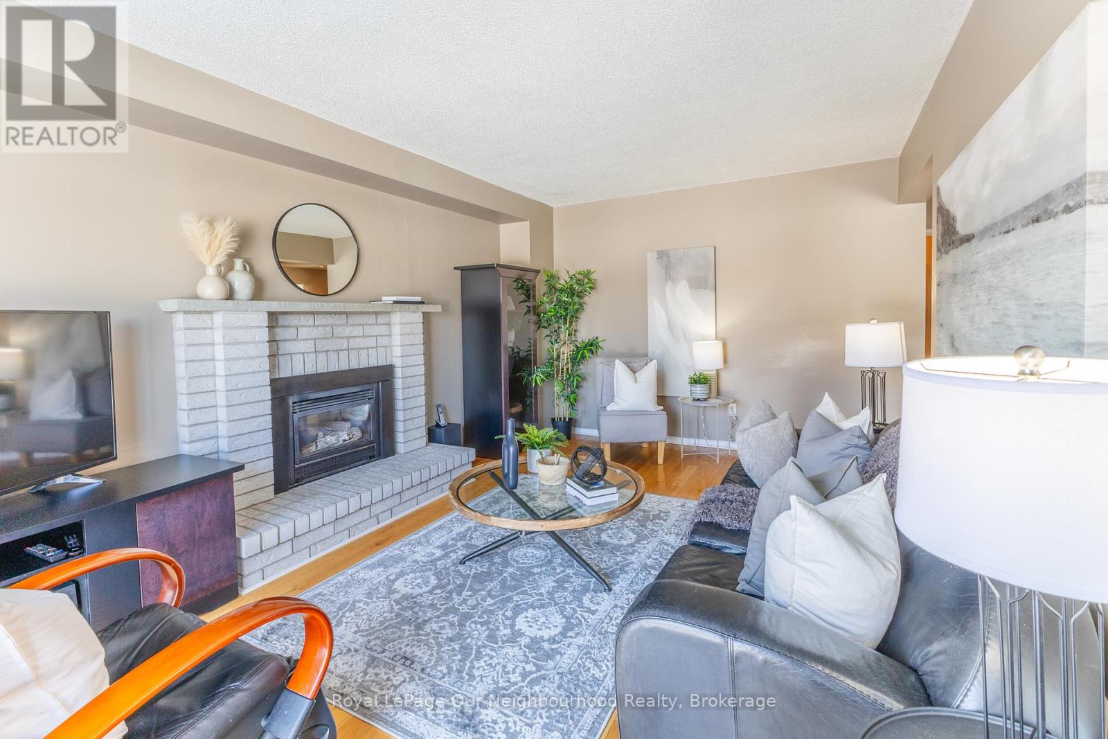 10 Holden Court, Whitby, Ontario  L1N 9A1 - Photo 13 - E12421919