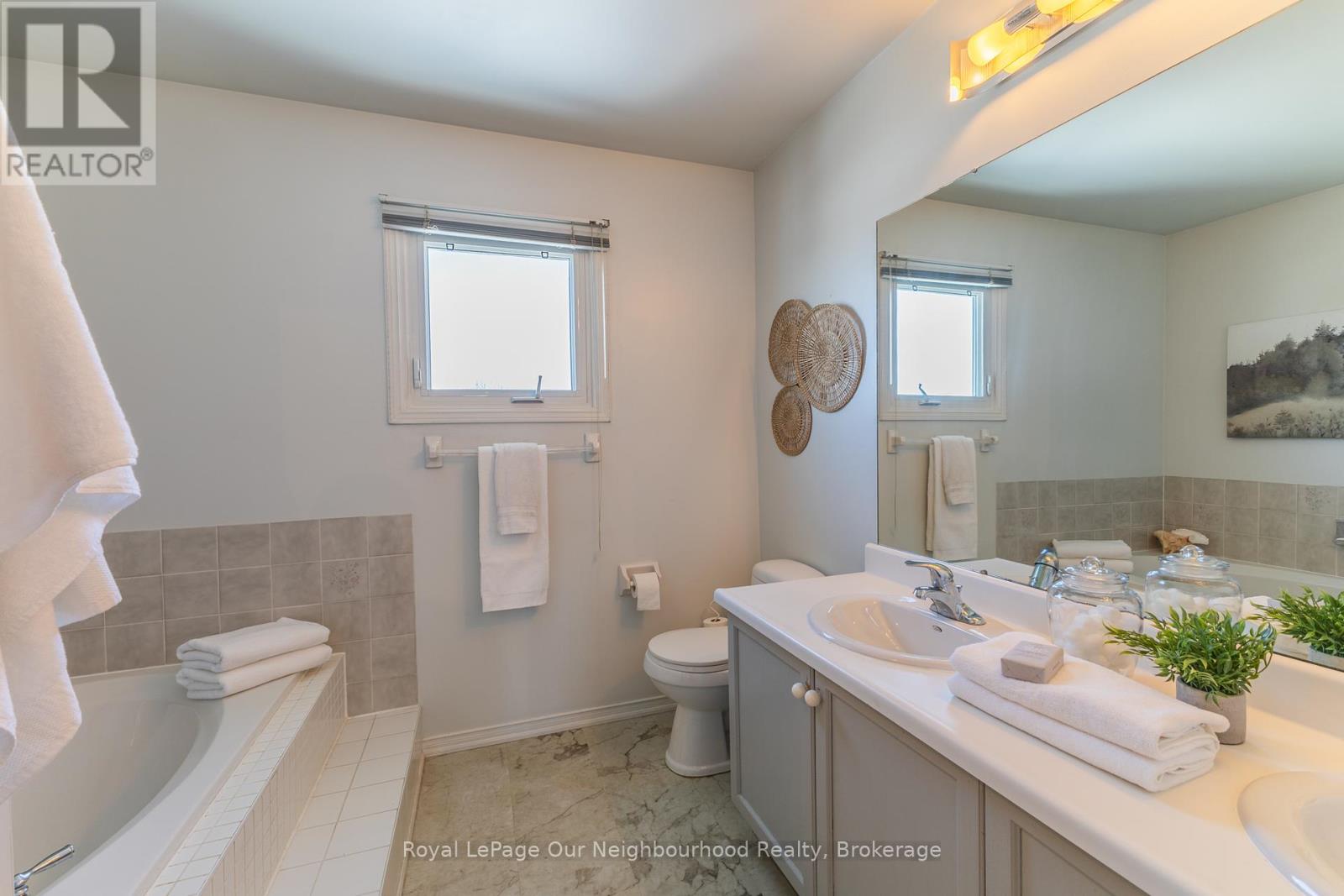 10 Holden Court, Whitby, Ontario  L1N 9A1 - Photo 33 - E12421919