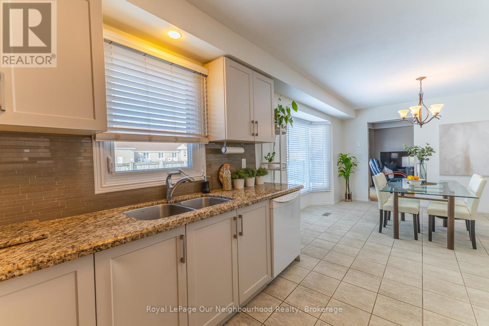 10 Holden Court, Whitby, Ontario  L1N 9A1 - Photo 9 - E12421919