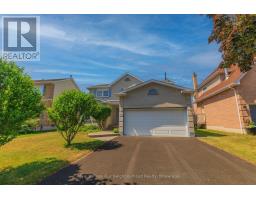 10 Holden Court, Whitby (Blue Grass Meadows), Ca