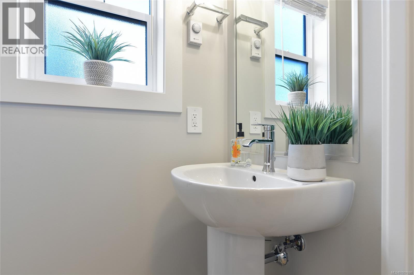Property at 1455 Atlas Dr image 2