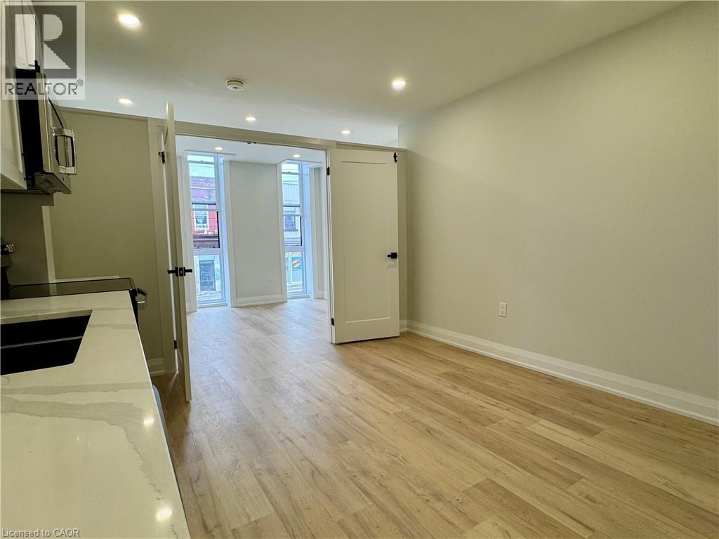 588 Barton Street E Unit# 21, Hamilton, Ontario  L8L 2Z5 - Photo 2 - 40734123