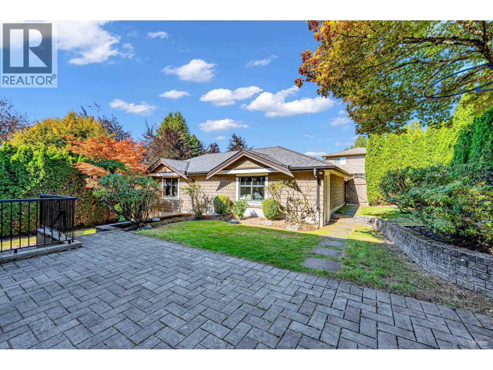 2069 W 28th Avenue, Vancouver, British Columbia  V6J 2Y8 - Photo 3 - R3051083