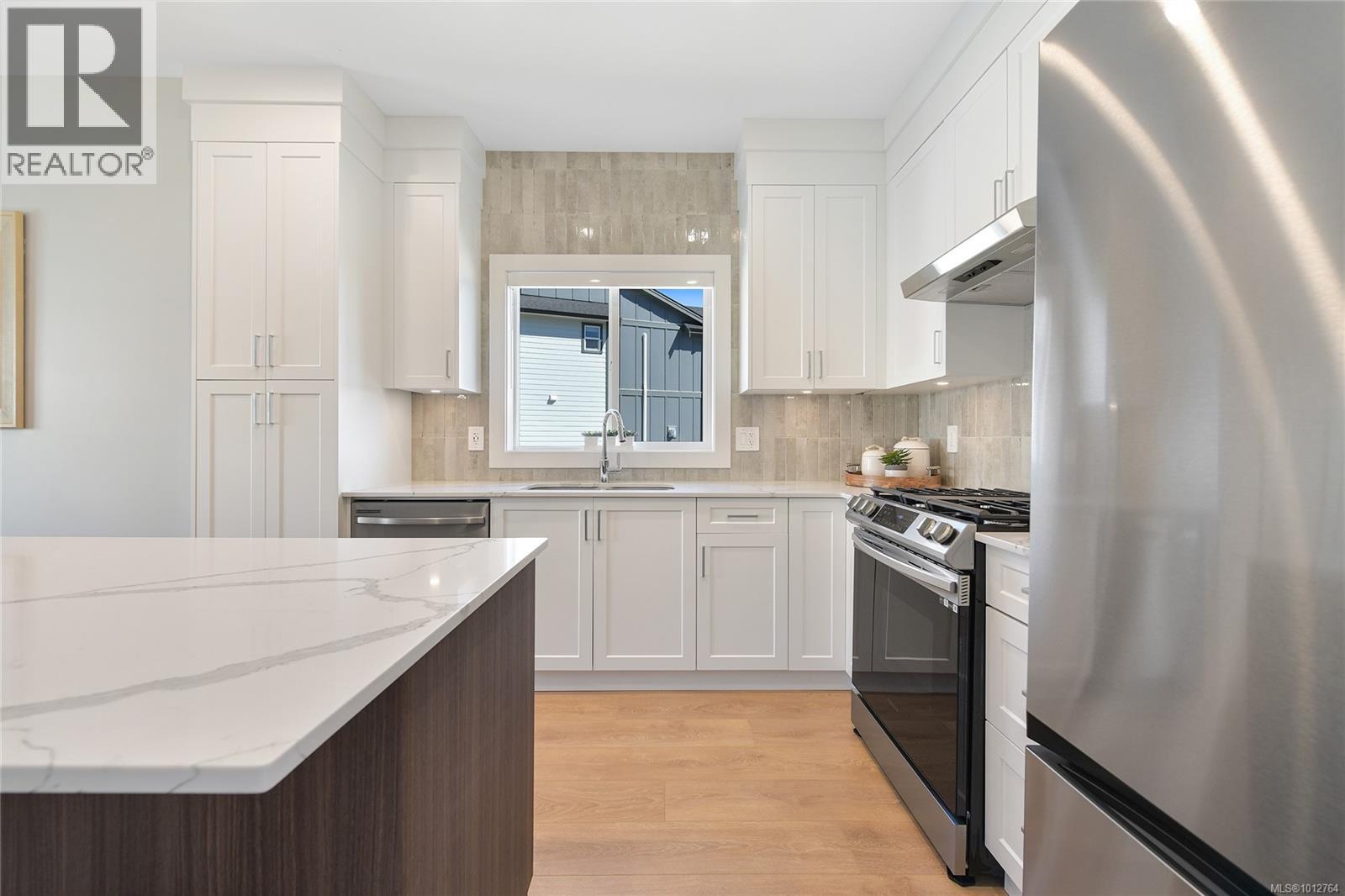 Property at 1552 Atlas Dr image 3